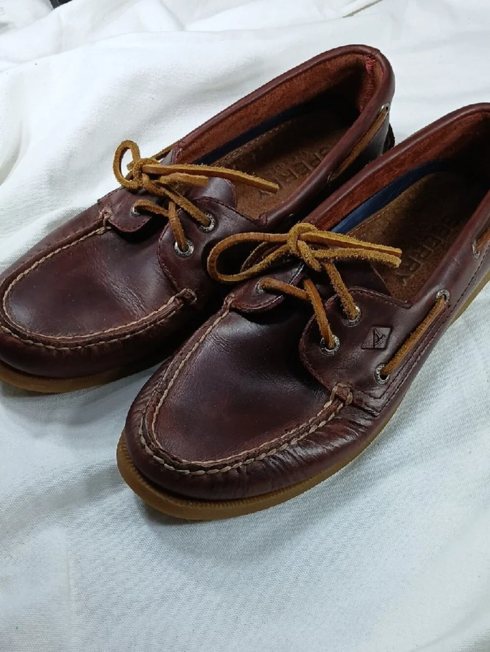 Sperry Chestnut Brown Leather Boat Shoes with Tan Laces